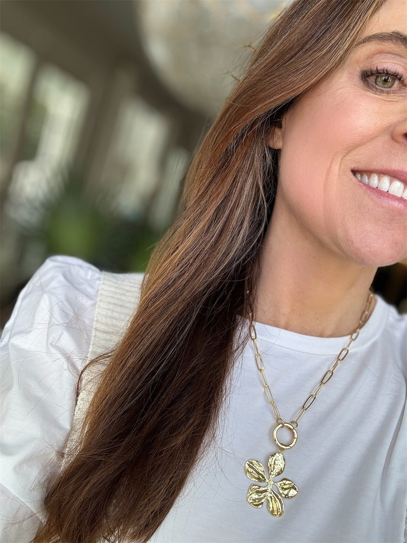 The Flower Power necklace