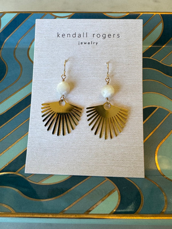 The Fan Earring Mother of Pearl