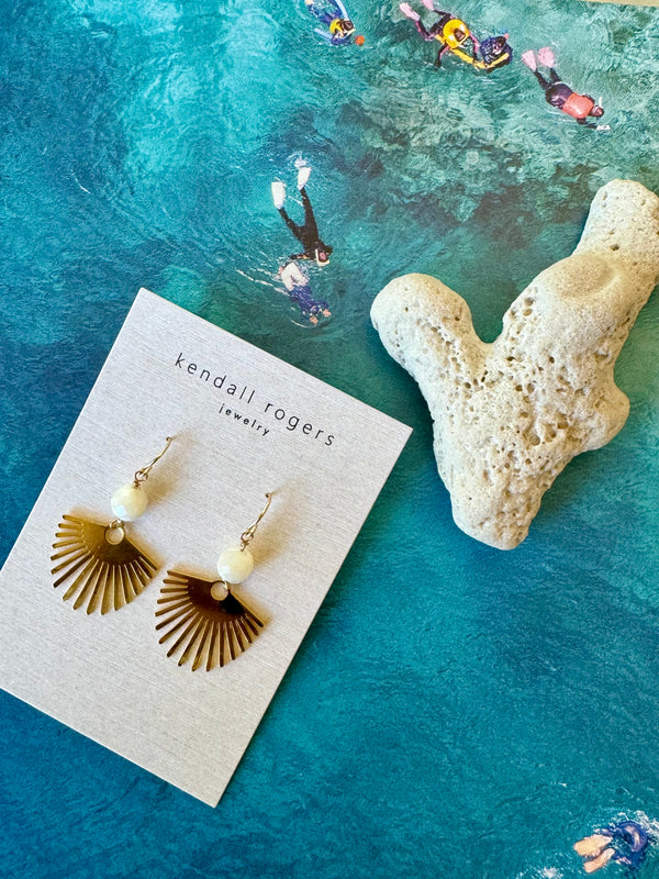 The Fan Earring Mother of Pearl