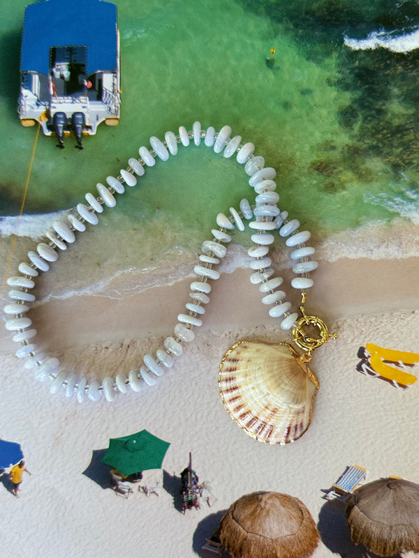 The Blue Hawaii Necklace